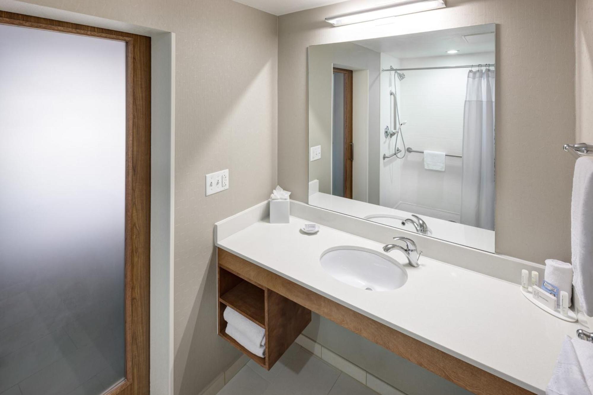 Springhill Suites By Marriott Salt Lake City Airport Екстер'єр фото