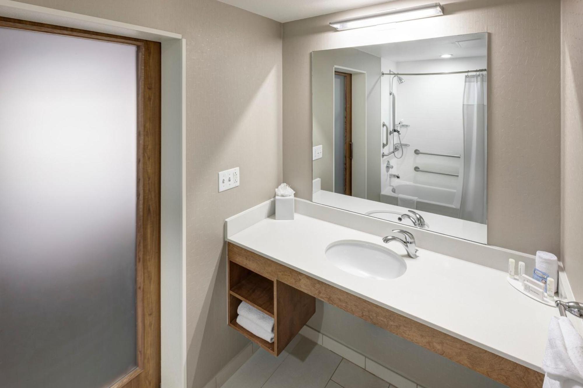 Springhill Suites By Marriott Salt Lake City Airport Екстер'єр фото