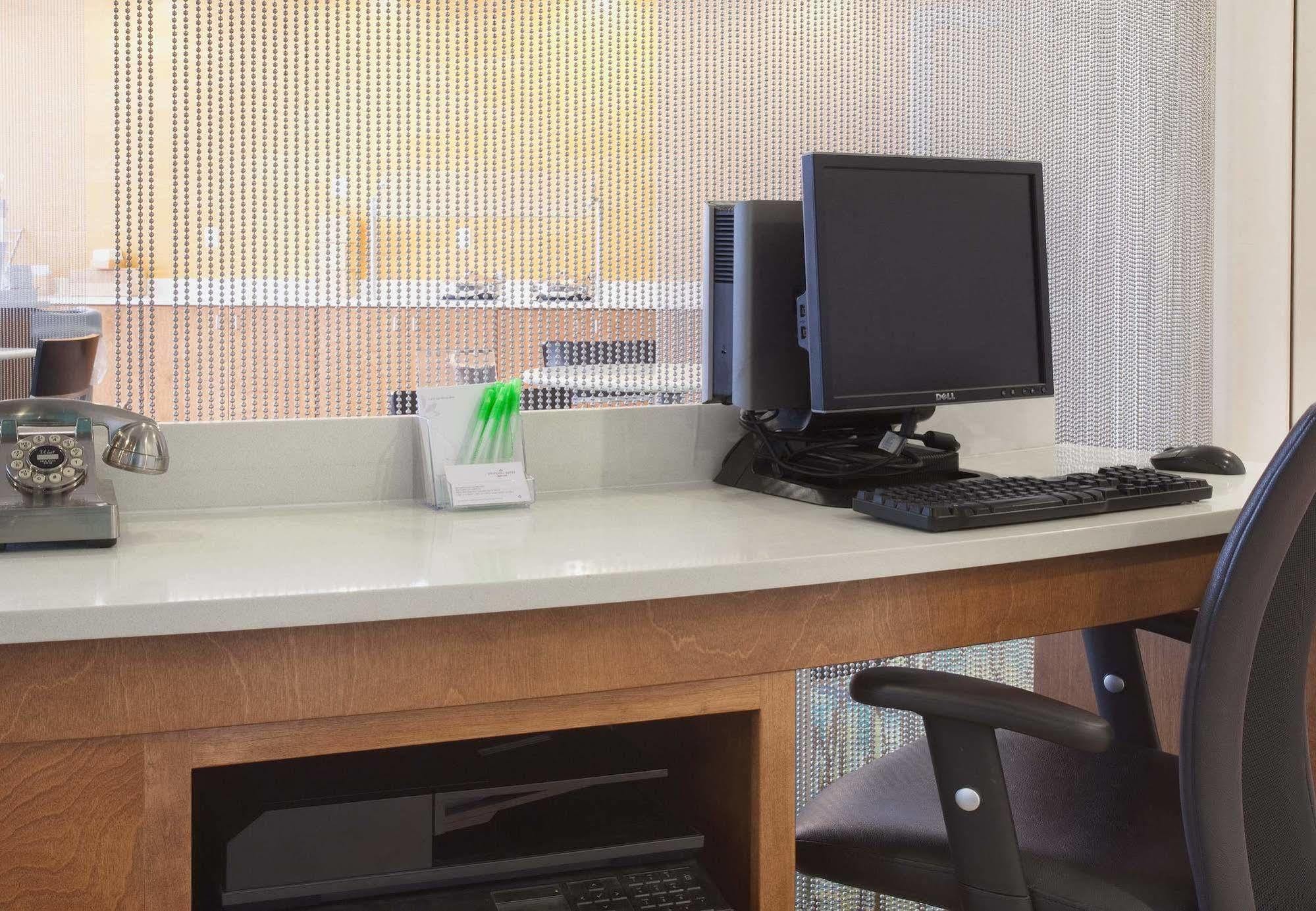 Springhill Suites By Marriott Salt Lake City Airport Екстер'єр фото